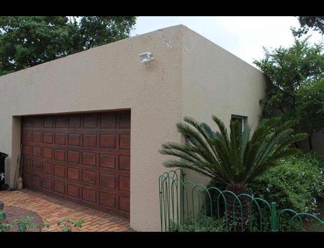 3 BEDROOM HOUSE FOR SALE IN SOUTH KENSINGTON